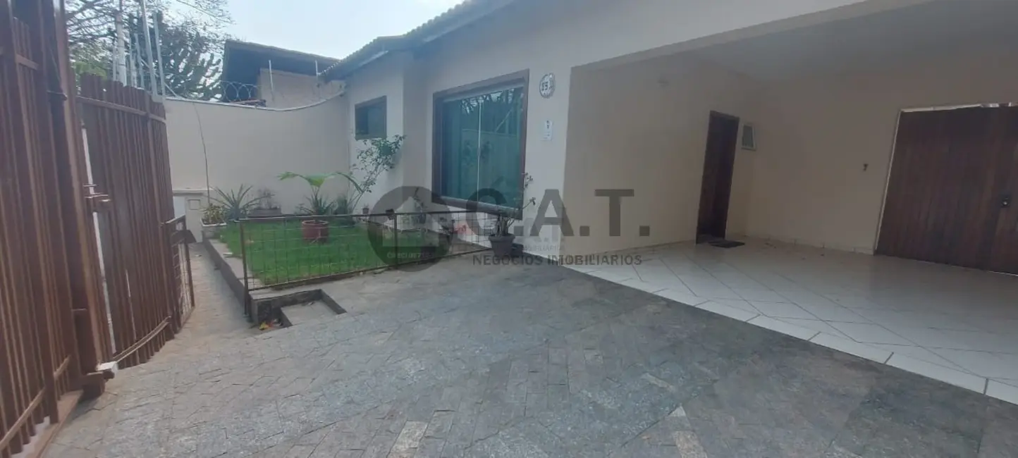 Foto 2 de Casa com 3 quartos para alugar, 230m2 em Parque Campolim, Sorocaba - SP