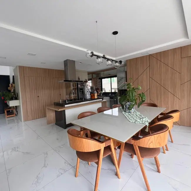 Foto 3 de Casa de Condomínio com 3 quartos para alugar, 310m2 em Votorantim - SP