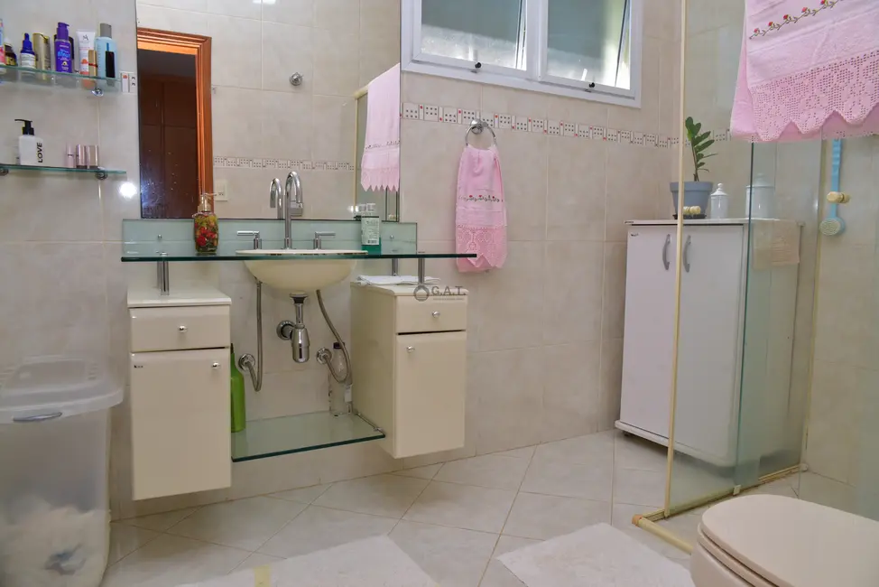 Casa de Condomínio com 5 quartos à venda, 385m2 em Aracoiaba Da Serra - SP - imagem 2 Foto 2 de Casa de Condomínio com 5 quartos à venda, 385m2 em Aracoiaba Da Serra - SP