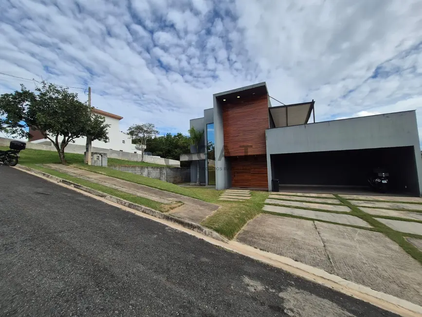 Foto 2 de Casa com 4 quartos para alugar, 450m2 em Aracoiaba Da Serra - SP