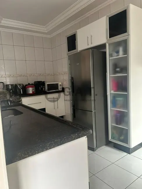 Casa com 3 quartos à venda, 175m2 em Wanel Ville, Sorocaba - SP - imagem 8 Foto 8 de Casa com 3 quartos à venda, 175m2 em Wanel Ville, Sorocaba - SP