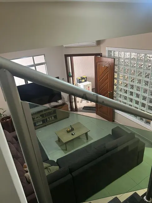 Casa com 3 quartos à venda, 175m2 em Wanel Ville, Sorocaba - SP - imagem 2 Foto 2 de Casa com 3 quartos à venda, 175m2 em Wanel Ville, Sorocaba - SP