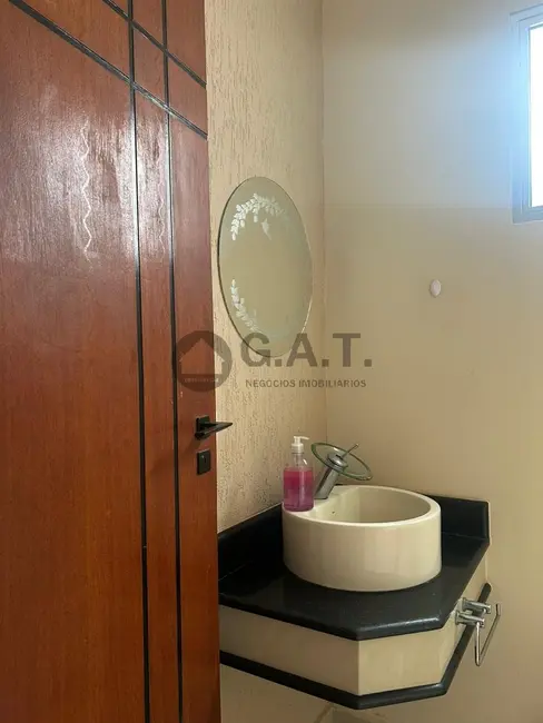 Casa com 3 quartos à venda, 175m2 em Wanel Ville, Sorocaba - SP - imagem 4 Foto 4 de Casa com 3 quartos à venda, 175m2 em Wanel Ville, Sorocaba - SP