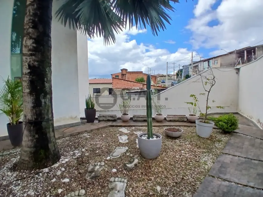 Casa com 3 quartos à venda, 241m2 em Brigadeiro Tobias, Sorocaba - SP - imagem 6 Foto 6 de Casa com 3 quartos à venda, 241m2 em Brigadeiro Tobias, Sorocaba - SP