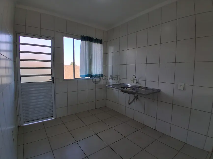 Foto 5 de Casa de Condomínio com 2 quartos para alugar, 51m2 em Parque Vitória Régia, Sorocaba - SP