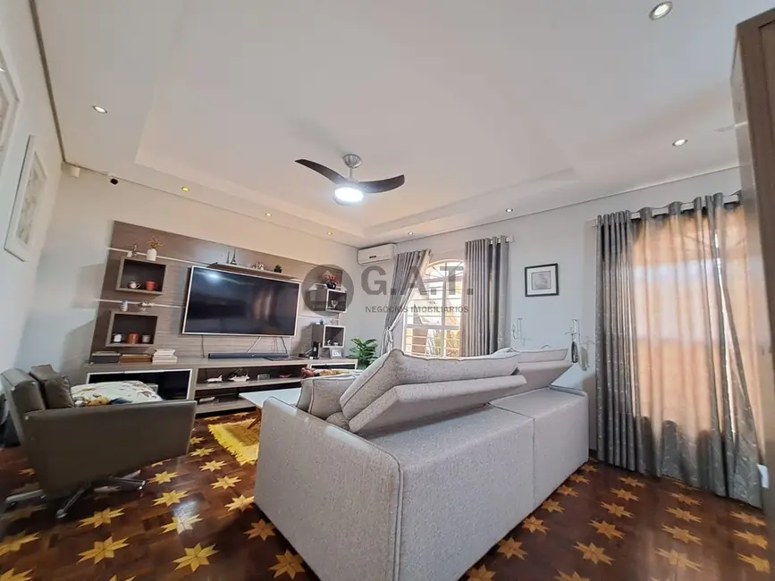 Foto 5 de Casa com 3 quartos para alugar, 205m2 em Vila Trujillo, Sorocaba - SP