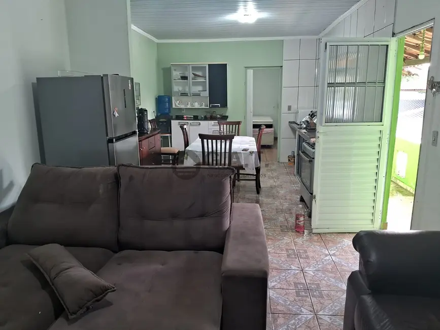 Chácara com 2 quartos à venda, 150m2 em Piedade - SP - imagem 5 Foto 5 de Chácara com 2 quartos à venda, 150m2 em Piedade - SP