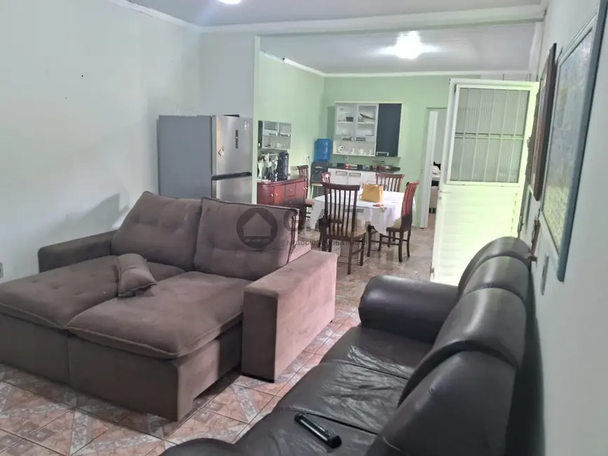 Chácara com 2 quartos à venda, 150m2 em Piedade - SP - imagem 4 Foto 4 de Chácara com 2 quartos à venda, 150m2 em Piedade - SP