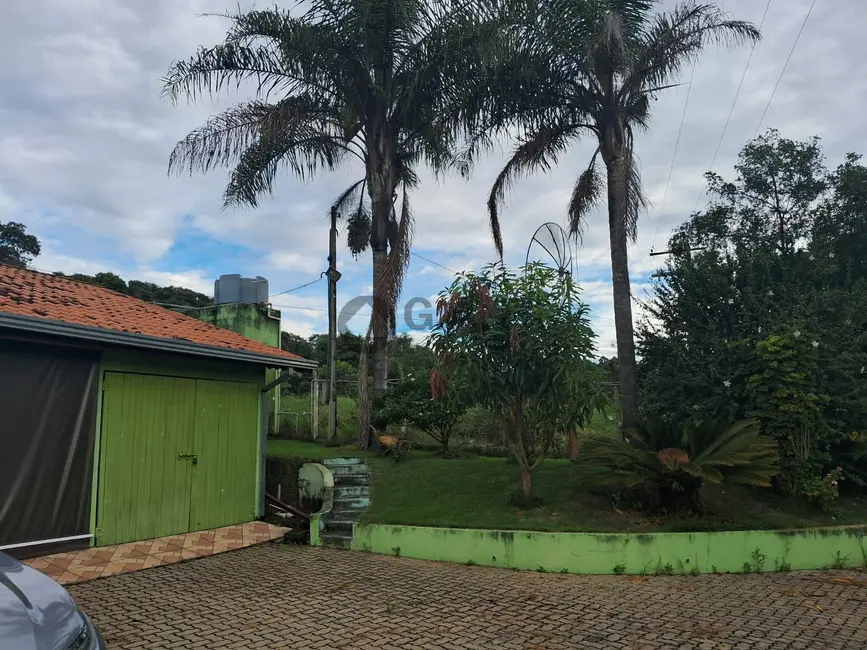 Chácara com 2 quartos à venda, 150m2 em Piedade - SP - imagem 3 Foto 3 de Chácara com 2 quartos à venda, 150m2 em Piedade - SP