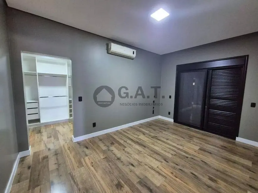 Casa de Condomínio com 3 quartos à venda, 249m2 em Alphaville Nova Esplanada, Votorantim - SP - imagem 9 Foto 9 de Casa de Condomínio com 3 quartos à venda, 249m2 em Alphaville Nova Esplanada, Votorantim - SP