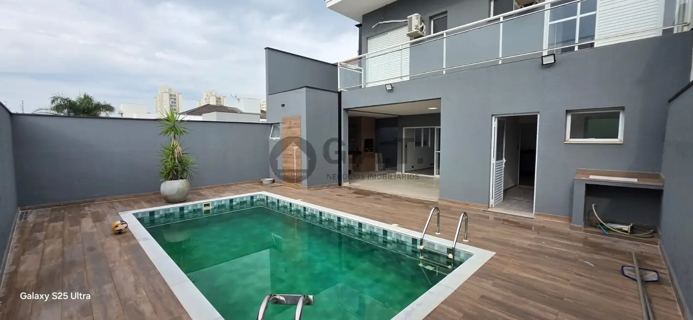 Foto 1 de Casa de Condomínio com 4 quartos para alugar, 340m2 em Vila Haro, Sorocaba - SP
