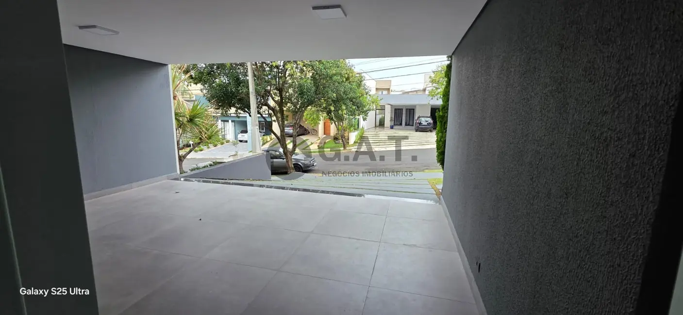 Foto 2 de Casa de Condomínio com 4 quartos para alugar, 340m2 em Vila Haro, Sorocaba - SP