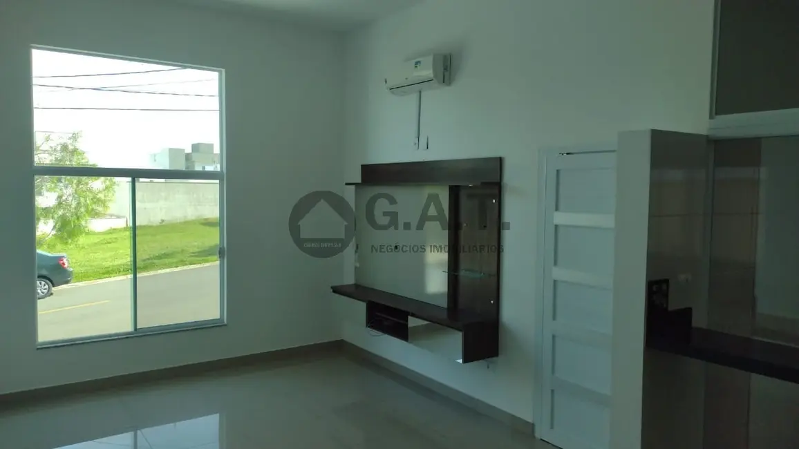 Foto 2 de Casa de Condomínio com 4 quartos para alugar, 180m2 em Wanel Ville, Sorocaba - SP