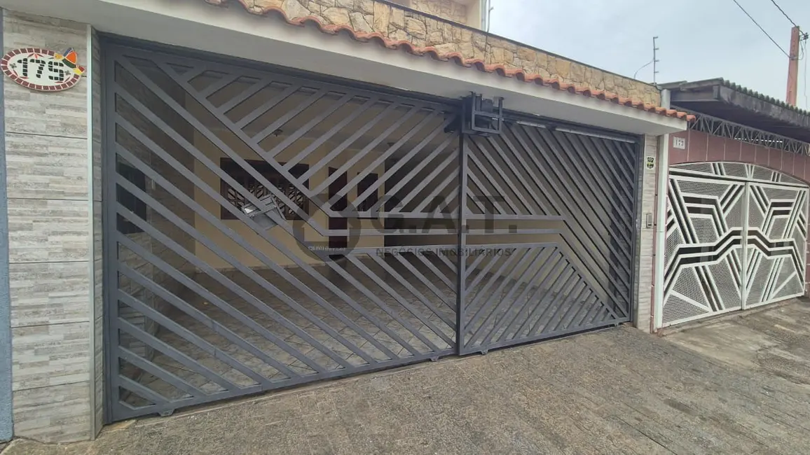 Foto 2 de Casa com 3 quartos para alugar, 280m2 em Jardim Ana Maria, Sorocaba - SP