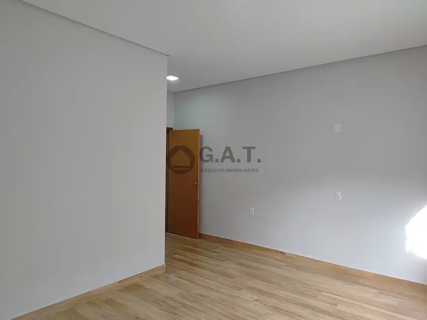 Casa de Condomínio com 3 quartos para alugar, 174m2 em Sorocaba - SP - imagem 6 Foto 6 de Casa de Condomínio com 3 quartos para alugar, 174m2 em Sorocaba - SP