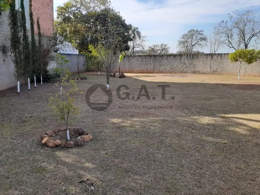 Foto 1 de Terreno / Lote à venda, 845m2 em Aracoiaba Da Serra - SP