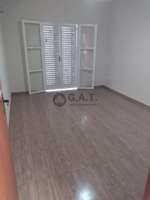Casa com 3 quartos para alugar, 300m2 em Jardim Wanel Ville V, Sorocaba - SP - imagem 3 Foto 3 de Casa com 3 quartos para alugar, 300m2 em Jardim Wanel Ville V, Sorocaba - SP
