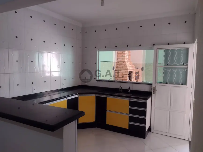 Casa com 3 quartos para alugar, 300m2 em Jardim Wanel Ville V, Sorocaba - SP - imagem 5 Foto 5 de Casa com 3 quartos para alugar, 300m2 em Jardim Wanel Ville V, Sorocaba - SP