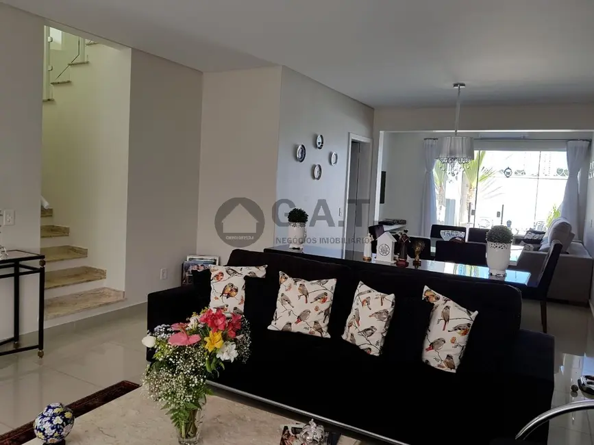 Casa de Condomínio com 3 quartos à venda, 170m2 em Jardim América, Sorocaba - SP - imagem 4 Foto 4 de Casa de Condomínio com 3 quartos à venda, 170m2 em Jardim América, Sorocaba - SP