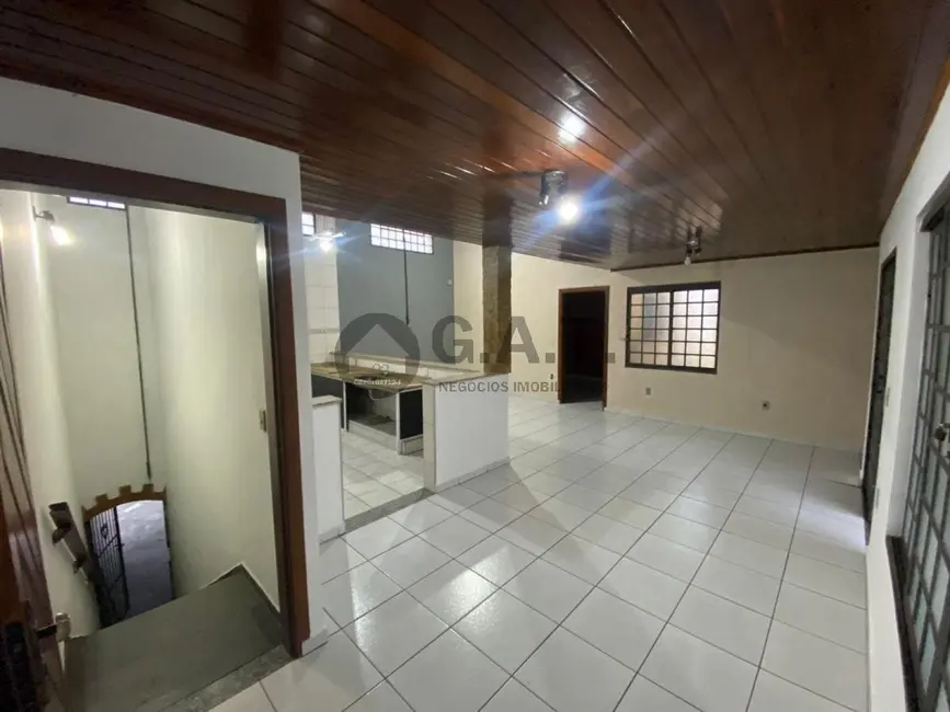 Casa com 2 quartos para alugar, 110m2 em Vila Louzada, Sorocaba - SP - imagem 8 Foto 8 de Casa com 2 quartos para alugar, 110m2 em Vila Louzada, Sorocaba - SP
