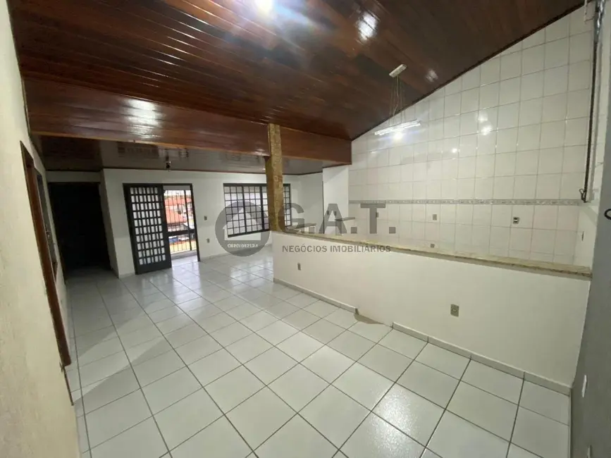 Casa com 2 quartos para alugar, 110m2 em Vila Louzada, Sorocaba - SP - imagem 9 Foto 9 de Casa com 2 quartos para alugar, 110m2 em Vila Louzada, Sorocaba - SP
