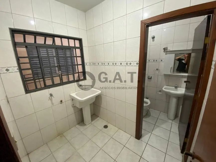 Casa com 2 quartos para alugar, 110m2 em Vila Louzada, Sorocaba - SP - imagem 5 Foto 5 de Casa com 2 quartos para alugar, 110m2 em Vila Louzada, Sorocaba - SP