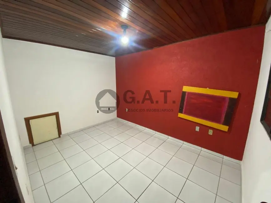 Casa com 2 quartos para alugar, 110m2 em Vila Louzada, Sorocaba - SP - imagem 6 Foto 6 de Casa com 2 quartos para alugar, 110m2 em Vila Louzada, Sorocaba - SP