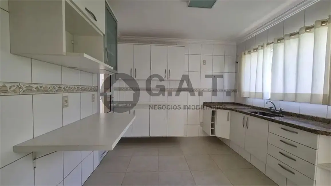 Casa de Condomínio com 3 quartos à venda, 200m2 em Parque Residencial Villa dos Inglezes, Sorocaba - SP - imagem 6 Foto 6 de Casa de Condomínio com 3 quartos à venda, 200m2 em Parque Residencial Villa dos Inglezes, Sorocaba - SP
