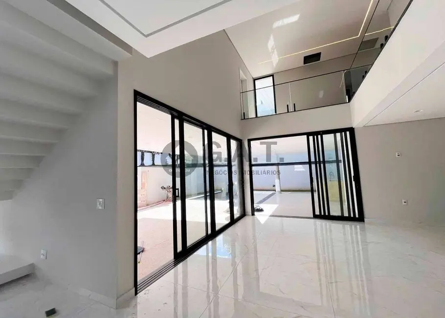 Casa de Condomínio com 3 quartos à venda, 324m2 em Loteamento Aldeia da Mata, Votorantim - SP - imagem 2 Foto 2 de Casa de Condomínio com 3 quartos à venda, 324m2 em Loteamento Aldeia da Mata, Votorantim - SP