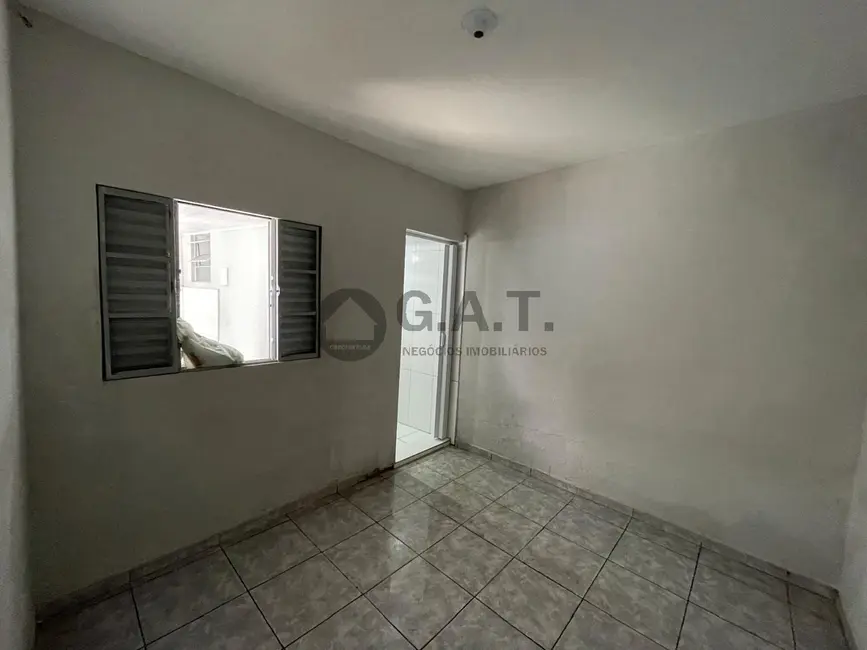 Casa com 2 quartos para alugar, 70m2 em Jardim Sorocabano, Sorocaba - SP - imagem 9 Foto 9 de Casa com 2 quartos para alugar, 70m2 em Jardim Sorocabano, Sorocaba - SP