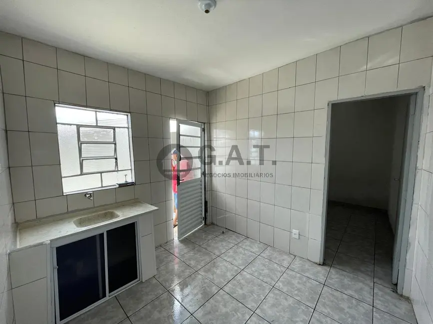 Casa com 2 quartos para alugar, 70m2 em Jardim Sorocabano, Sorocaba - SP - imagem 5 Foto 5 de Casa com 2 quartos para alugar, 70m2 em Jardim Sorocabano, Sorocaba - SP