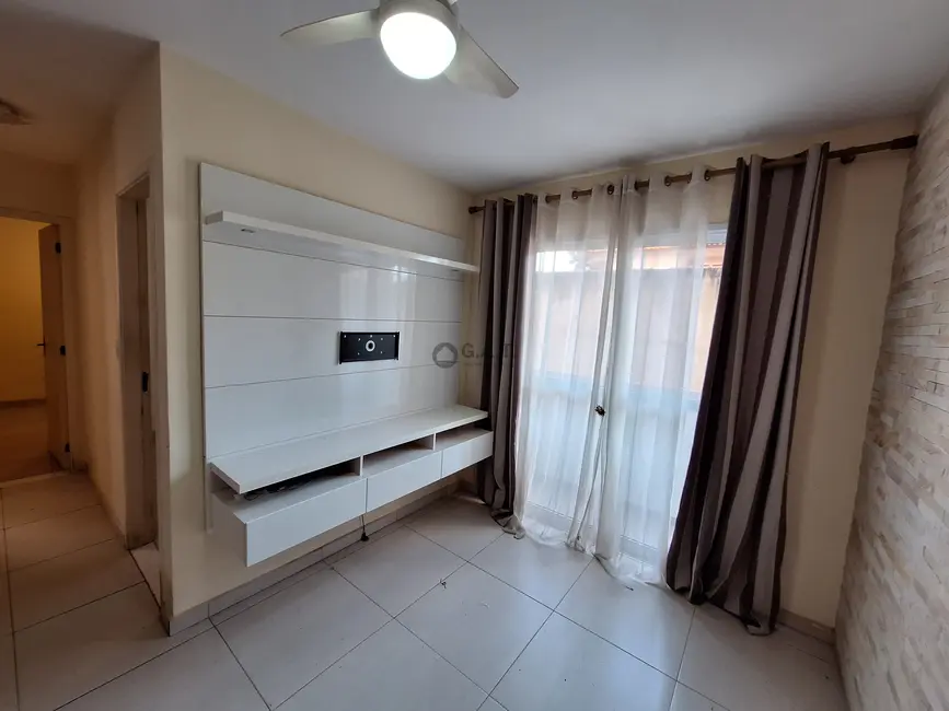 Foto 4 de Apartamento com 2 quartos para alugar, 51m2 em Jardim São Carlos, Sorocaba - SP