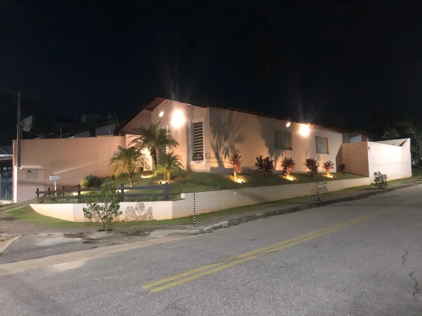 Foto 2 de Casa com 3 quartos para alugar, 130m2 em Jardim Saira, Sorocaba - SP