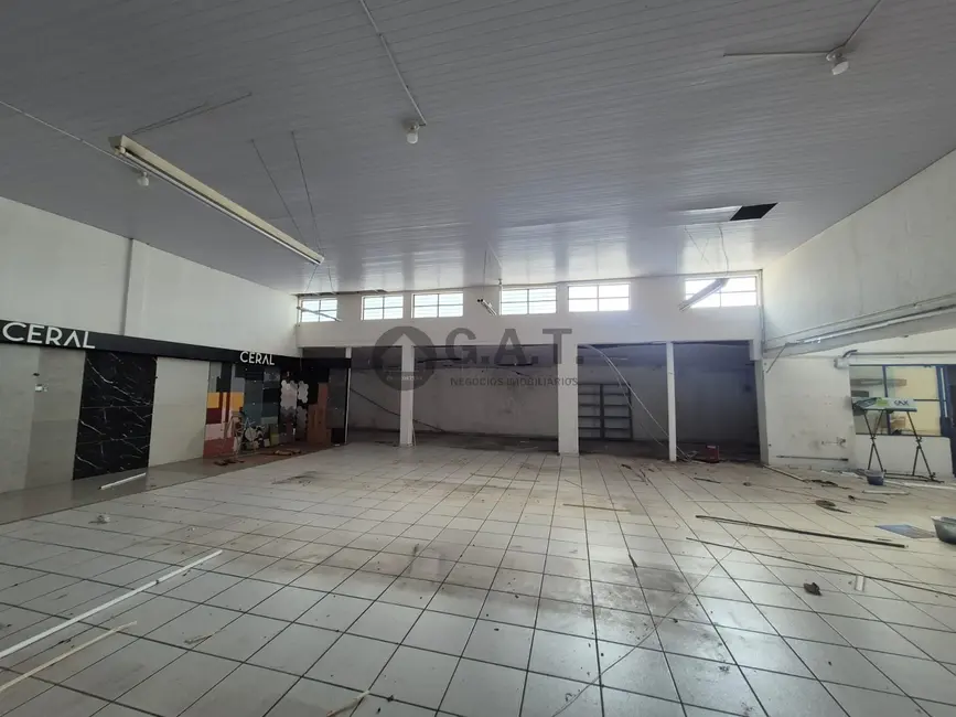 Foto 1 de Armazém / Galpão para alugar, 412m2 em Centro, Mairinque - SP