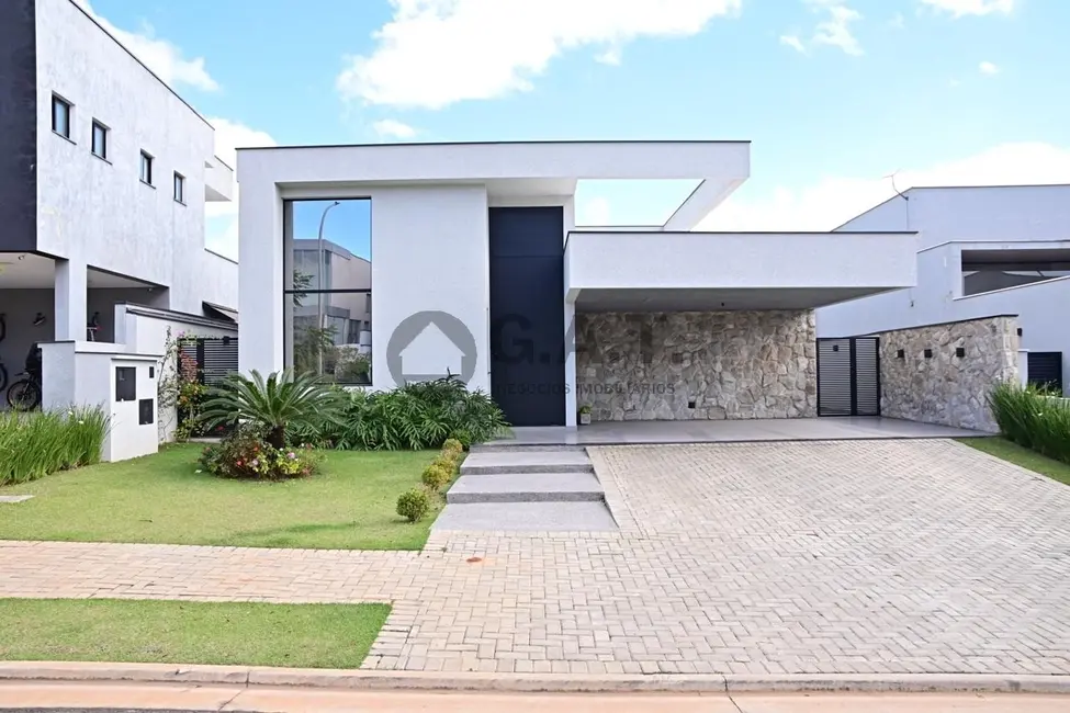Casa de Condomínio com 3 quartos à venda, 228m2 em Votorantim - SP - imagem 1 Foto 1 de Casa de Condomínio com 3 quartos à venda, 228m2 em Votorantim - SP