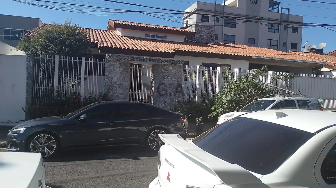 Foto 2 de Casa com 4 quartos à venda, 350m2 em Jardim Astro, Sorocaba - SP