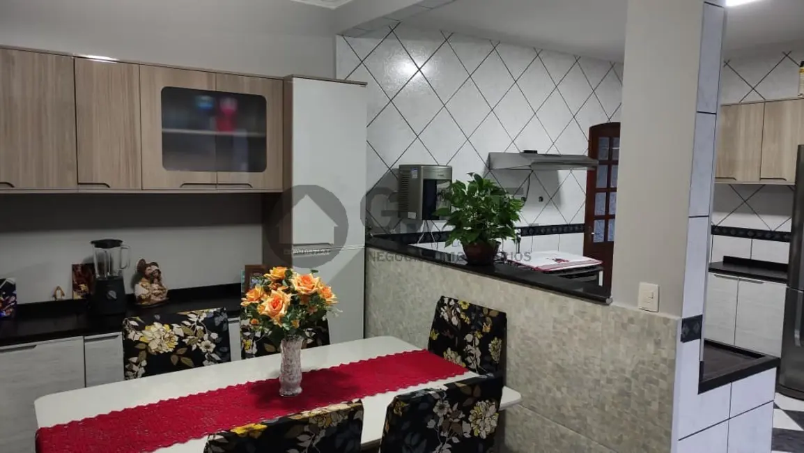 Casa com 3 quartos à venda, 211m2 em Jardim Nova Ipanema, Sorocaba - SP - imagem 5 Foto 5 de Casa com 3 quartos à venda, 211m2 em Jardim Nova Ipanema, Sorocaba - SP
