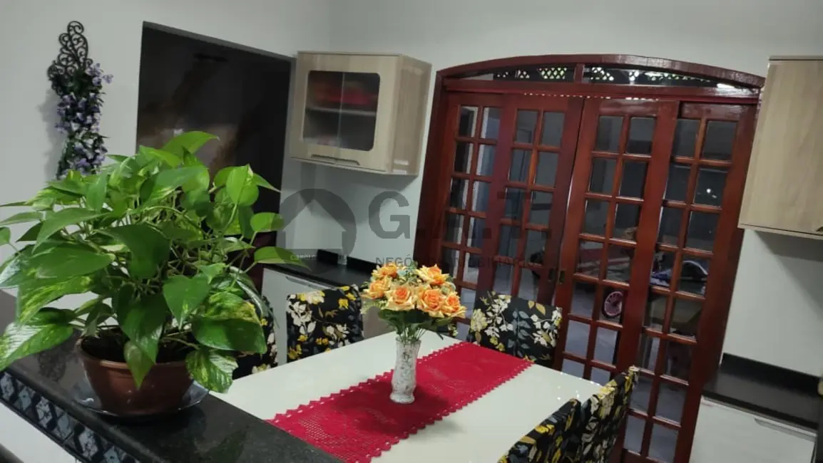 Casa com 3 quartos à venda, 211m2 em Jardim Nova Ipanema, Sorocaba - SP - imagem 3 Foto 3 de Casa com 3 quartos à venda, 211m2 em Jardim Nova Ipanema, Sorocaba - SP
