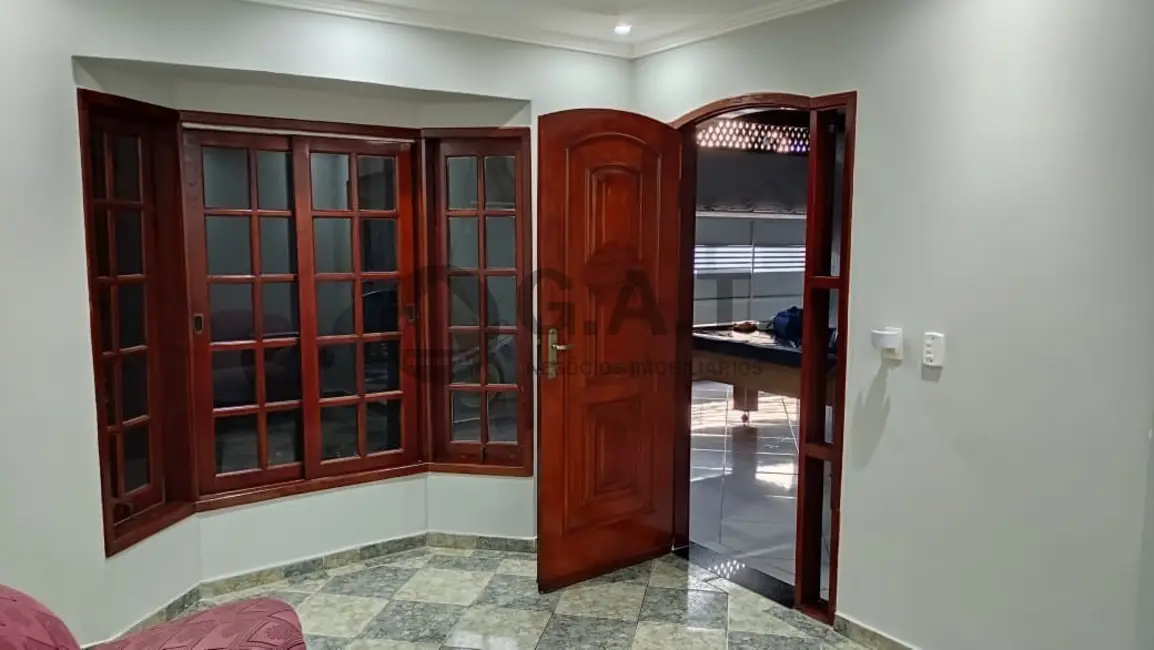Casa com 3 quartos à venda, 211m2 em Jardim Nova Ipanema, Sorocaba - SP - imagem 2 Foto 2 de Casa com 3 quartos à venda, 211m2 em Jardim Nova Ipanema, Sorocaba - SP