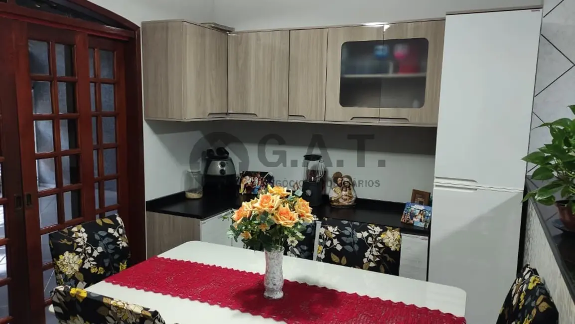 Casa com 3 quartos à venda, 211m2 em Jardim Nova Ipanema, Sorocaba - SP - imagem 6 Foto 6 de Casa com 3 quartos à venda, 211m2 em Jardim Nova Ipanema, Sorocaba - SP