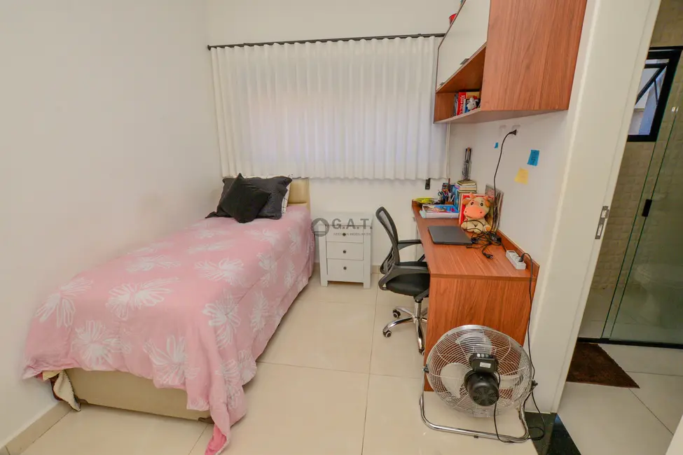 Foto 7 de Casa de Condomínio com 3 quartos à venda, 215m2 em Votorantim - SP