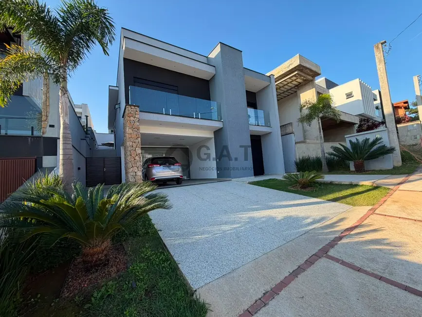Foto 1 de Casa de Condomínio com 3 quartos à venda, 215m2 em Votorantim - SP