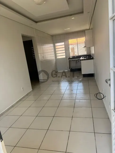 Foto 1 de Casa de Condomínio com 2 quartos para alugar, 51m2 em Parque Vitória Régia, Sorocaba - SP