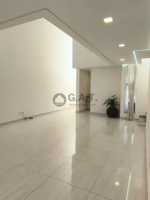 Casa de Condomínio com 4 quartos à venda, 269m2 em Loteamento Residencial Villágio Di Capri, Votorantim - SP - imagem 4 Foto 4 de Casa de Condomínio com 4 quartos à venda, 269m2 em Loteamento Residencial Villágio Di Capri, Votorantim - SP