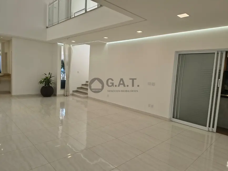 Casa de Condomínio com 4 quartos à venda, 269m2 em Loteamento Residencial Villágio Di Capri, Votorantim - SP - imagem 5 Foto 5 de Casa de Condomínio com 4 quartos à venda, 269m2 em Loteamento Residencial Villágio Di Capri, Votorantim - SP