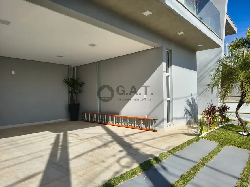 Casa de Condomínio com 4 quartos à venda, 269m2 em Loteamento Residencial Villágio Di Capri, Votorantim - SP - imagem 3 Foto 3 de Casa de Condomínio com 4 quartos à venda, 269m2 em Loteamento Residencial Villágio Di Capri, Votorantim - SP
