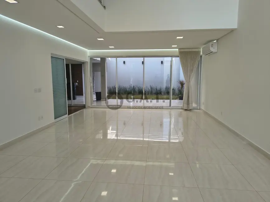 Casa de Condomínio com 4 quartos à venda, 269m2 em Loteamento Residencial Villágio Di Capri, Votorantim - SP - imagem 6 Foto 6 de Casa de Condomínio com 4 quartos à venda, 269m2 em Loteamento Residencial Villágio Di Capri, Votorantim - SP
