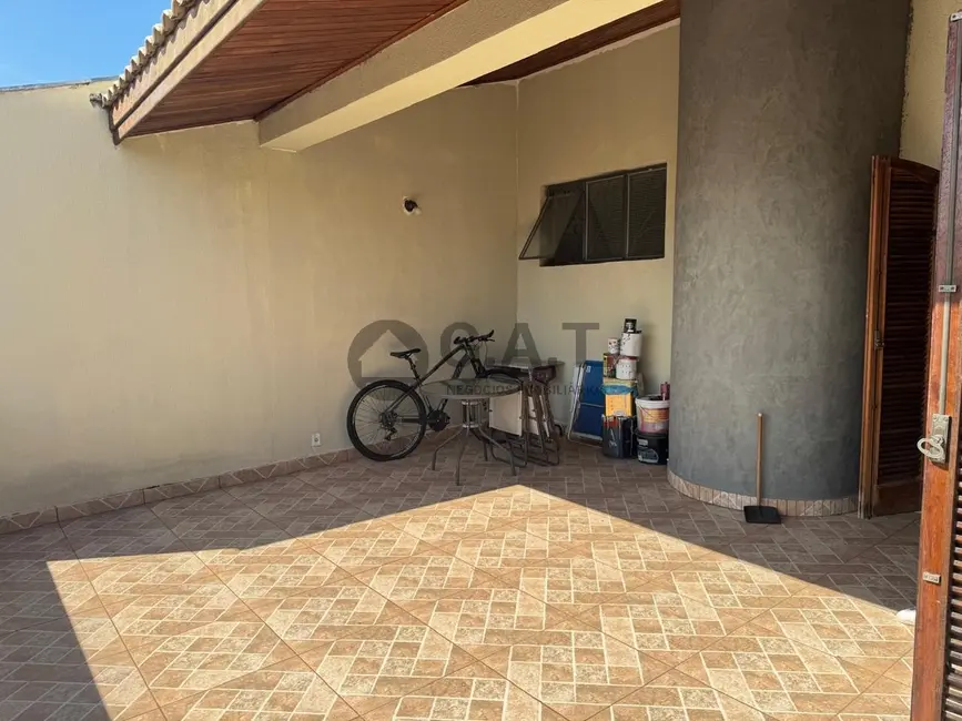 Foto 3 de Casa com 3 quartos à venda, 300m2 em Jardim Guarujá, Sorocaba - SP