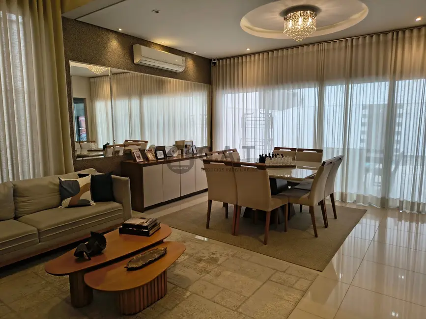 Casa de Condomínio com 3 quartos à venda, 246m2 em Jardim Residencial Chácara Ondina, Sorocaba - SP - imagem 2 Foto 2 de Casa de Condomínio com 3 quartos à venda, 246m2 em Jardim Residencial Chácara Ondina, Sorocaba - SP