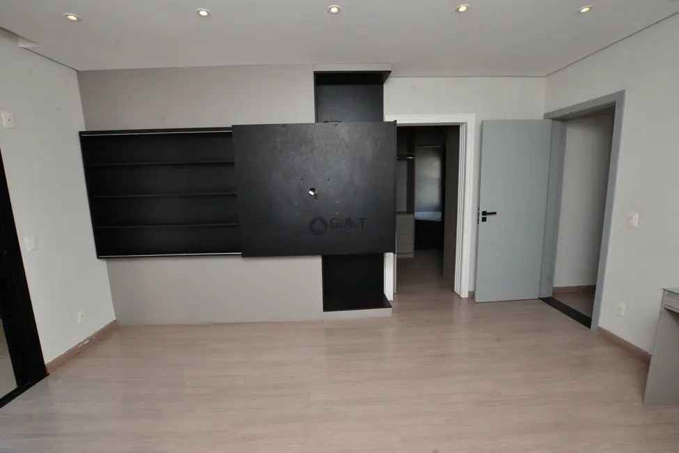 Casa de Condomínio com 3 quartos à venda, 276m2 em Jardim Residencial Tivoli Park, Sorocaba - SP - imagem 9 Foto 9 de Casa de Condomínio com 3 quartos à venda, 276m2 em Jardim Residencial Tivoli Park, Sorocaba - SP